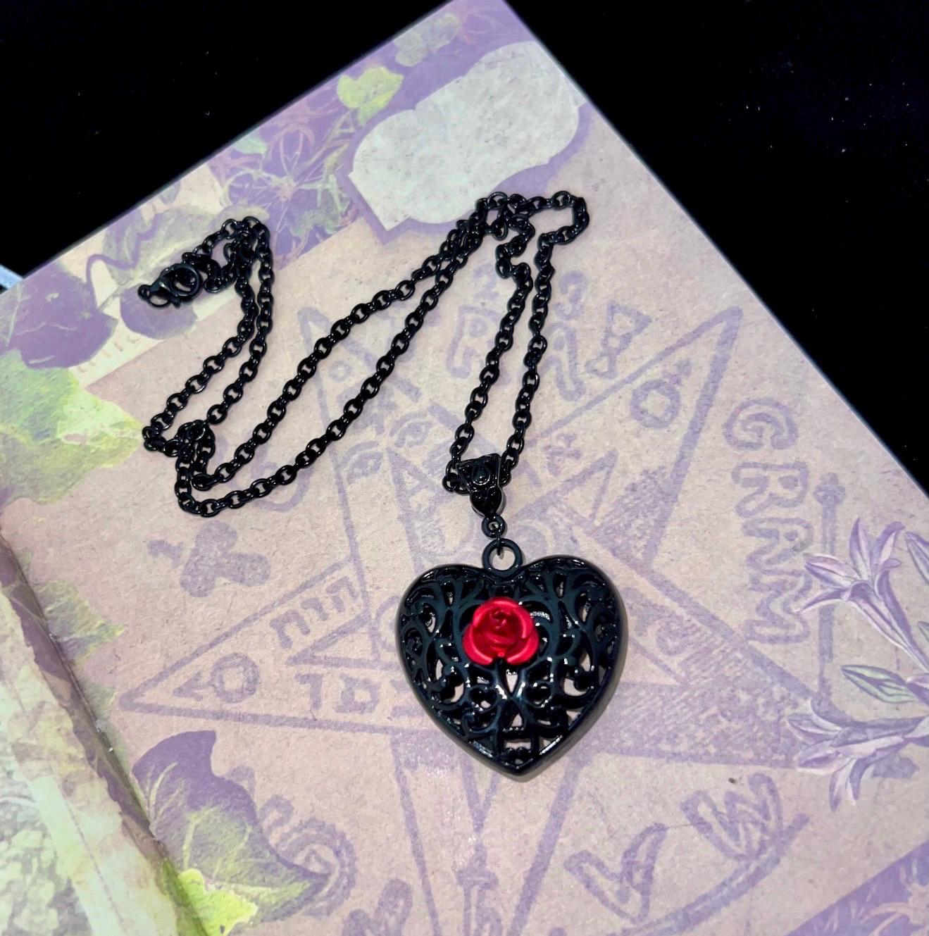 THE LOVE MAG Dark Feminine Love Spell Amulet~ Make them fall in Love, Attract True Love, Powerful Love Spell, Dark Feminine Energy + More