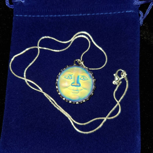 Enchanted Feminine Energy Moon Casted Amulet ~ Become Feminine, Confidence & Energy Booster, Look Enhancer, Beauty Queen Powers to You +More