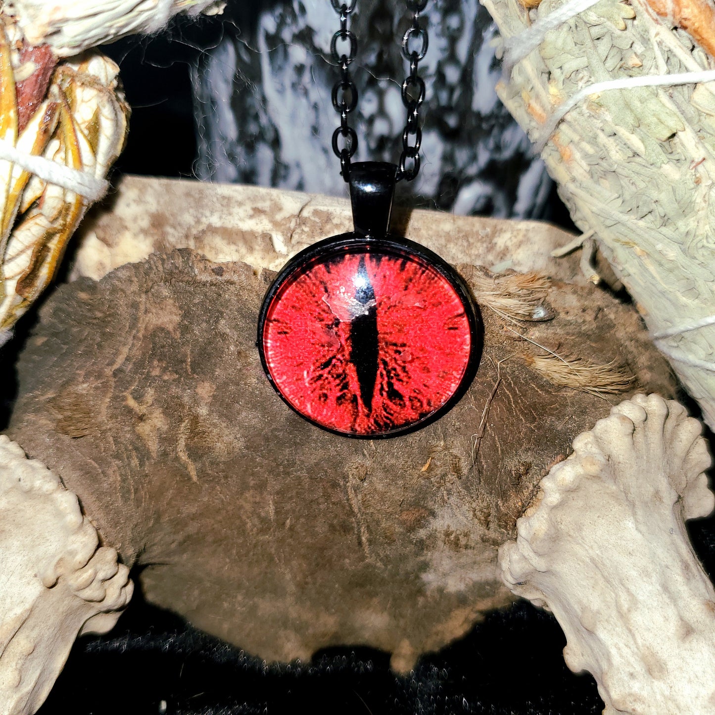 Bloodmoon Conjurer's Amulet ~ Manifestation powers, Unlock hidden spiritual knowledge, Absorb moon energy, Boost spell-work, Creativity, etc