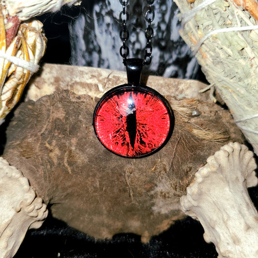 Bloodmoon Conjurer's Amulet ~ Manifestation powers, Unlock hidden spiritual knowledge, Absorb moon energy, Boost spell-work, Creativity, etc