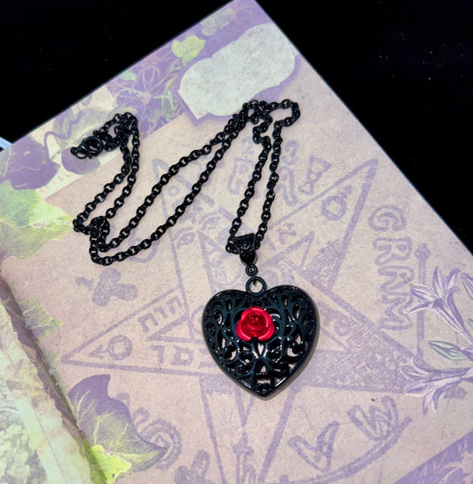 THE LOVE MAG Dark Feminine Love Spell Amulet~ Make them fall in Love, Attract True Love, Powerful Love Spell, Dark Feminine Energy + More
