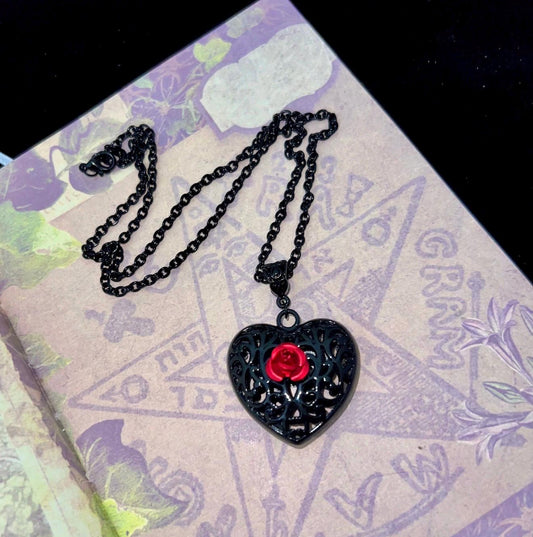 THE LOVE MAG Dark Feminine Love Spell Amulet~ Make them fall in Love, Attract True Love, Powerful Love Spell, Dark Feminine Energy + More